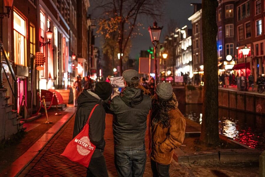 Amsterdam: Self-guided Red Light District Pub Crawl Mystery - Stop 1 and Stop 2: how the puzzles work as you drink