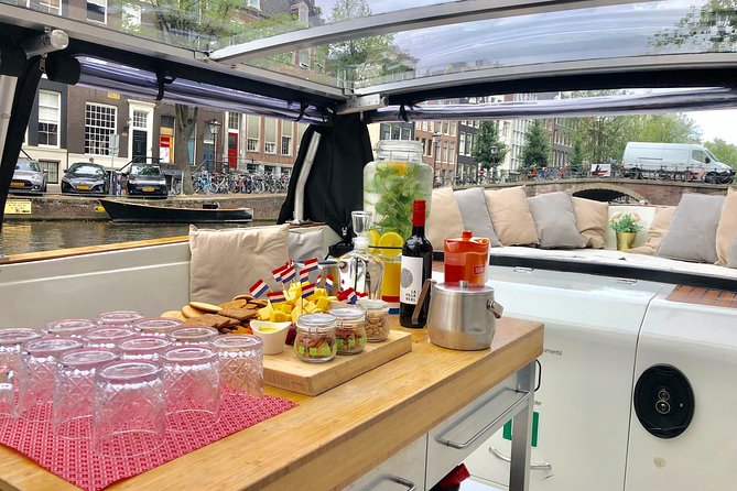 Amsterdam Small-Group Breakfast Morning Cruise - Why breakfast on Amsterdam’s canals feels different