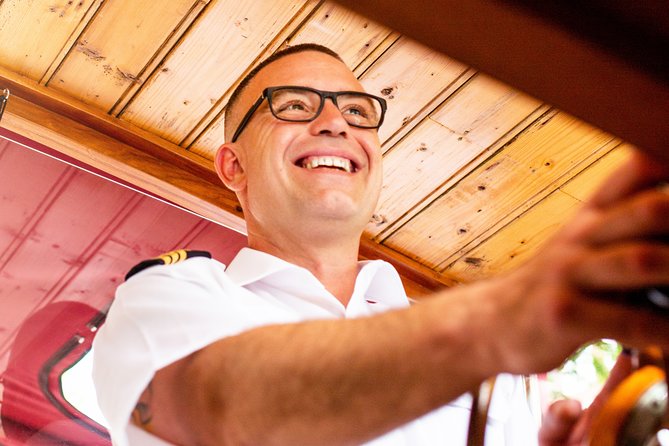 Amsterdam Small-Group Canal Cruise With Dutch Snacks and Drink - The UNESCO canal belt and Jordaan district: the best way to get your bearings fast