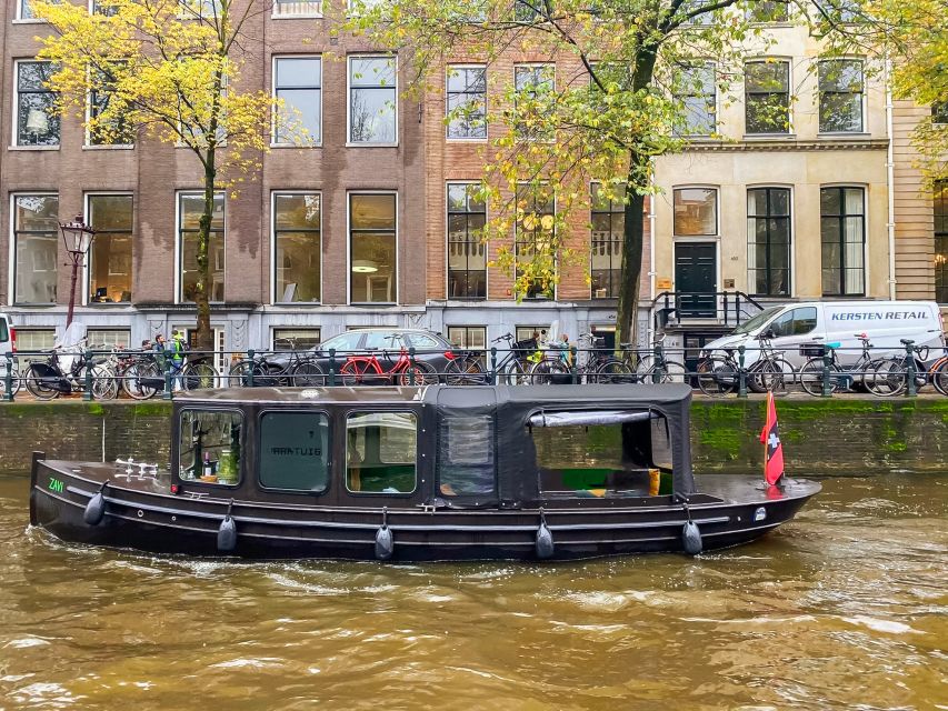 Amsterdam: Smoke and Lounge City Boat Cruise - What you see on the regular 70-minute route