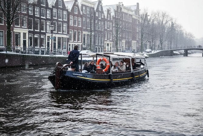 Amsterdam Smoke Friendly Cruise with drinks option & local guide - Meeting at Captain Jack Amsterdam (and why that matters)