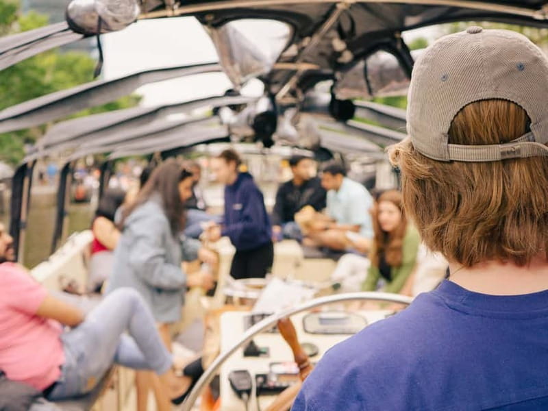 Amsterdam: Spanish Guided Open Boat Cruise with Bar Onboard - Who should book this cruise, and who might want a different plan