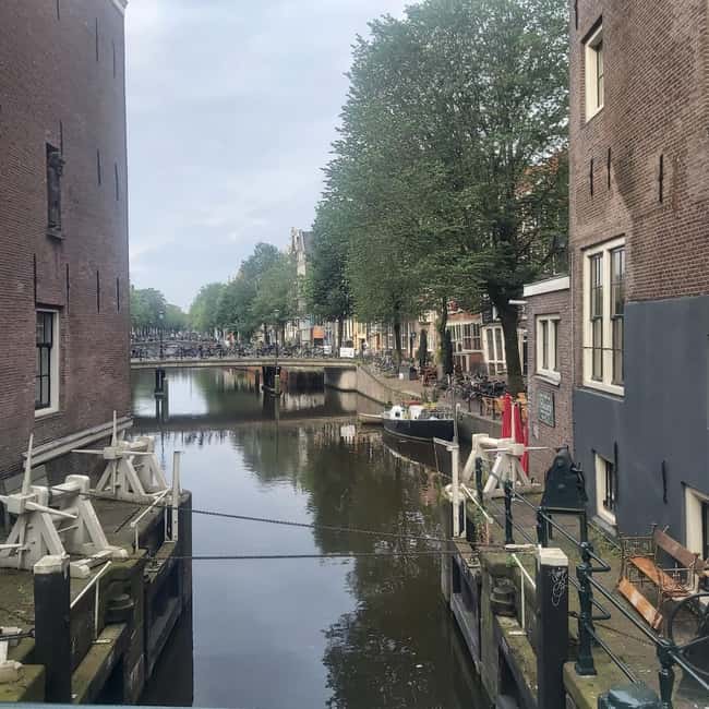 Amsterdam: Spanish Tour Unmasking the Redlight District - Price and what you get for about $31