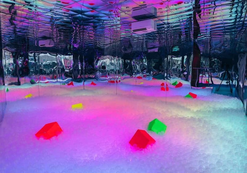 Amsterdam: The All Out - No.1 Activity Bar - Karaoke in a private themed room