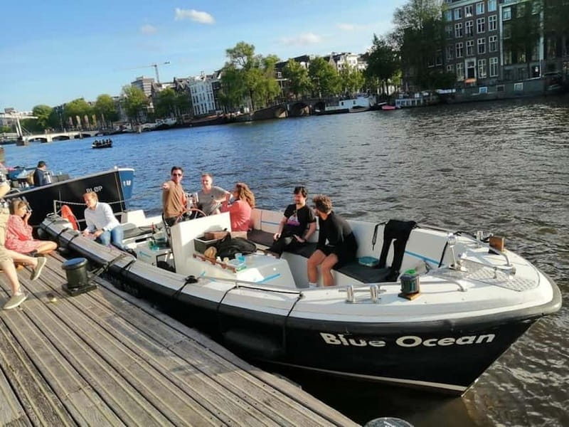 Amsterdam: The Bulldog Boat Smoke-Friendly Cruise & 2 Drinks - Best times to go: sunset light, then head to your next plan