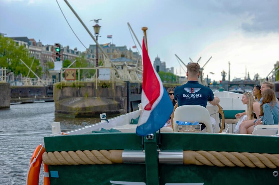 Amsterdam: The Newest Canal Cruise with Drink Option - Price and value: is $18 worth it?