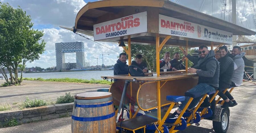 Amsterdam: The Original BUBBLES & BIKE Private Prosecco Tour - Entering the ride: what happens from start to rolling