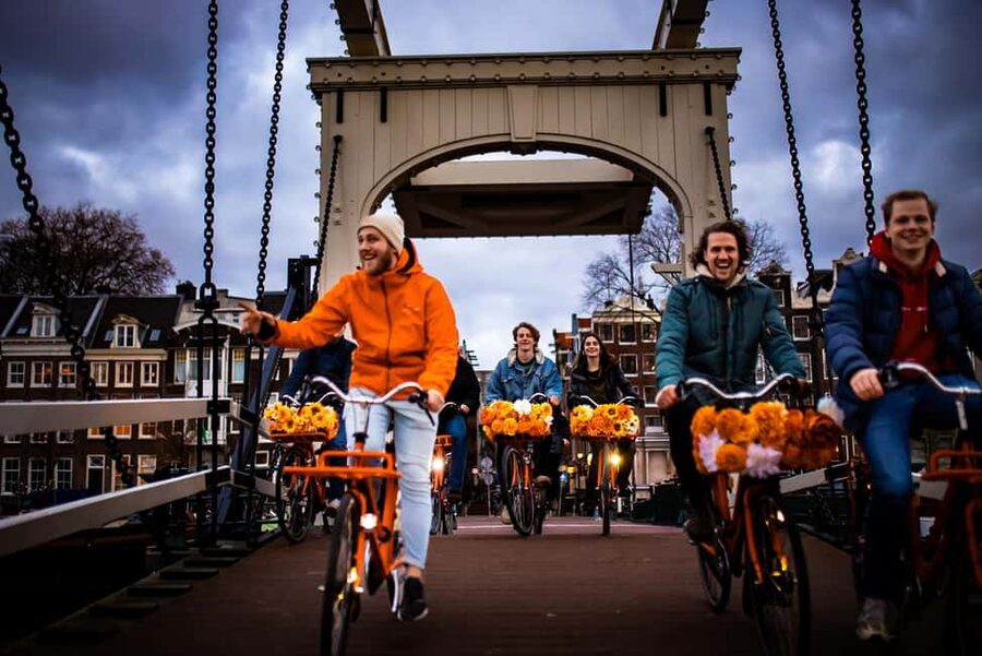 Amsterdam: Top Highlights Guided Bike Tour - How the bikes, pace, and safety actually feel