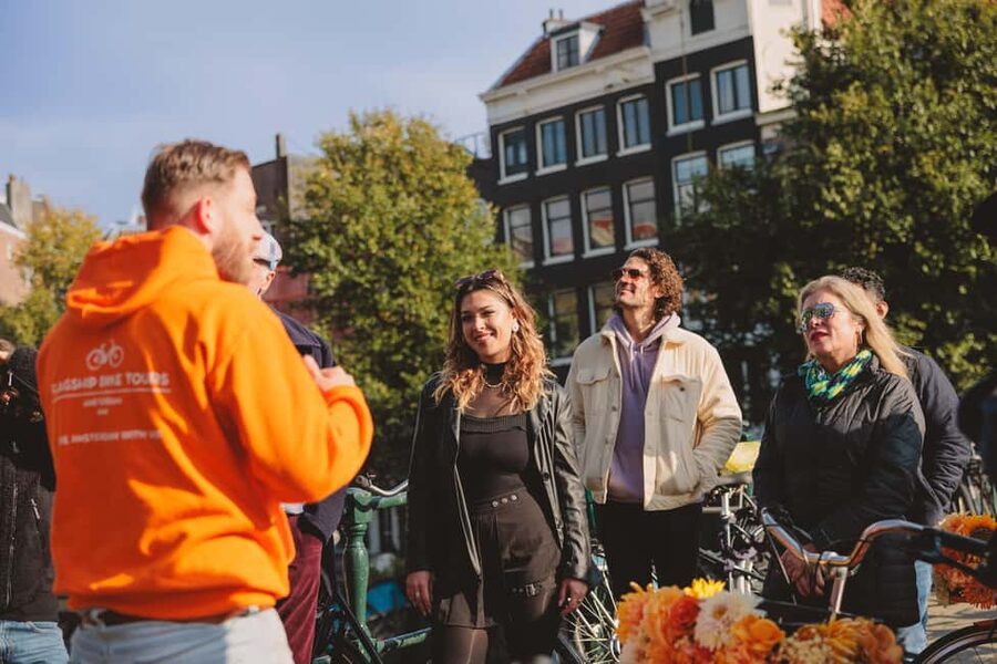Amsterdam: Top Highlights Guided Bike Tour - Who should book this bike highlights tour