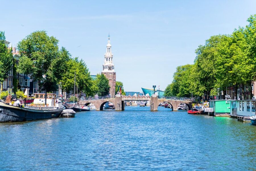 Amsterdam: Traditional Canal Cruise with Bar on Board - Who Should Book This Cruise, and Who Might Skip It