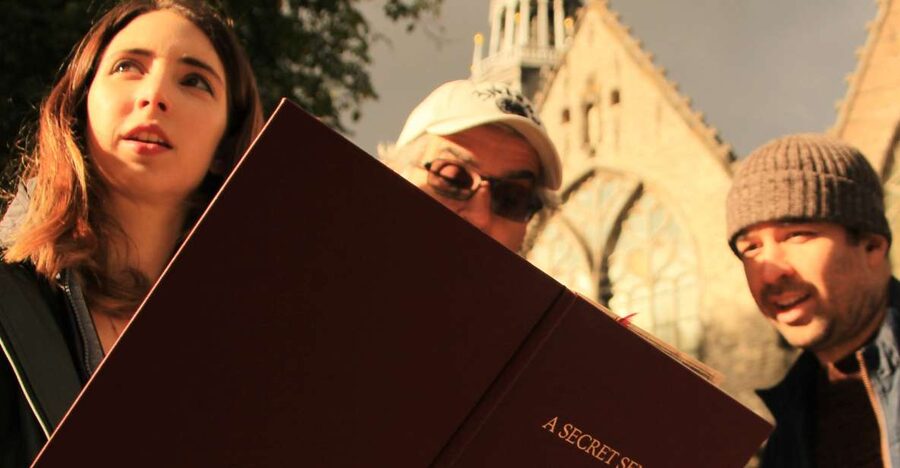 Amsterdam: Treasure Hunt Walking Tour "A Secret Sender" - Why this treasure hunt feels different from a normal walk