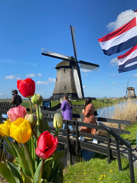 Amsterdam: Tulip Fields Day Tour with Lunch & Windmill - Middenbeemster: the first hit of calm and color