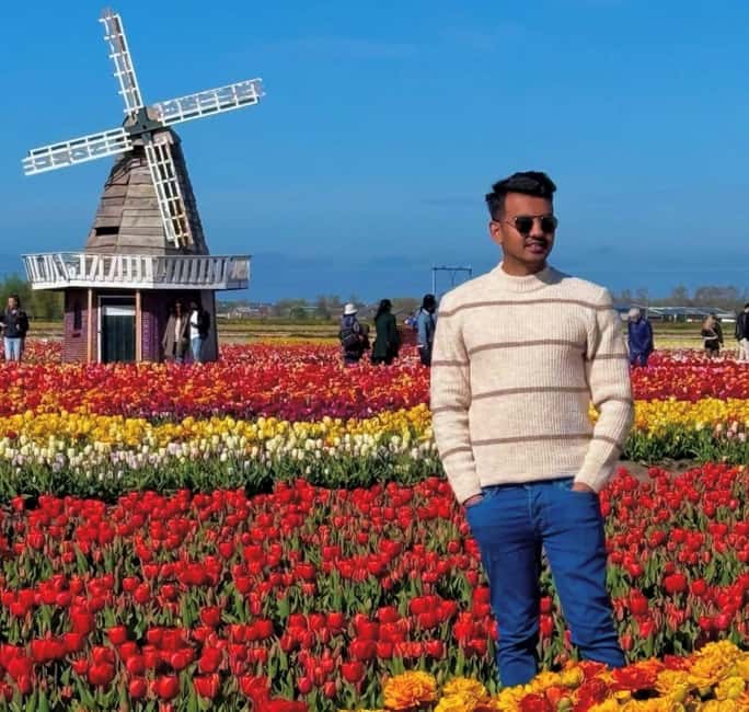 Amsterdam : Tulip Wonderland Tour - The 30-minute coach ride through tulip country