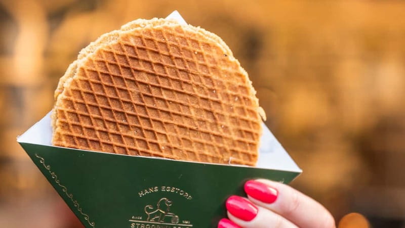 Amsterdam: Ultimate Amsterdam Food Tour - Jordaan canal crossing for Dutch cheese from a family delicatessen