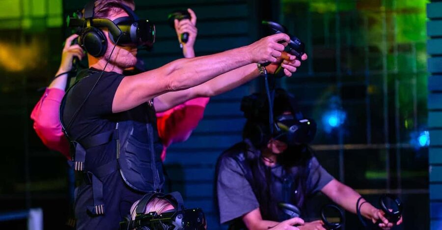 Amsterdam: Ultimate VR Experience: 60 minutes - The 36-Square-Meter Play Space and Full-Body Tracking