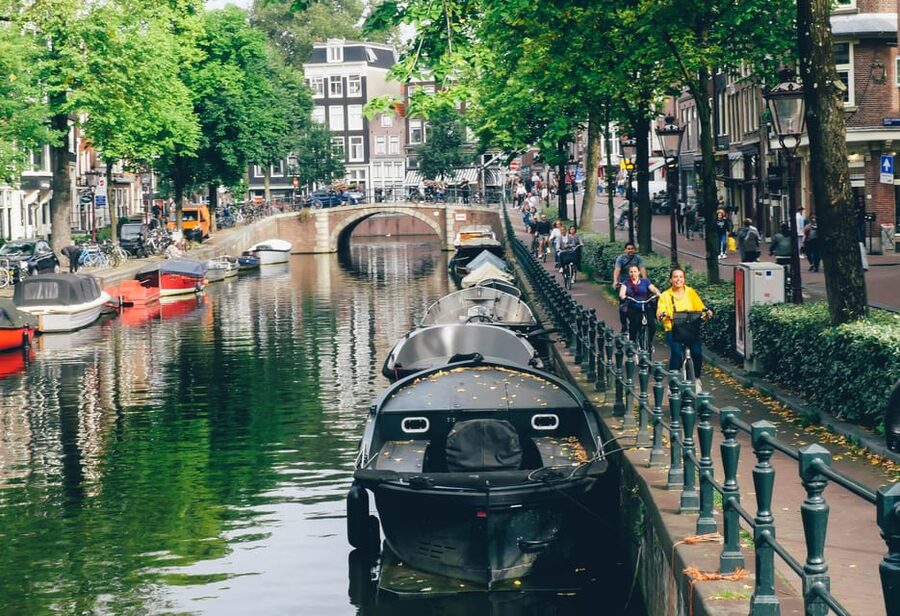 Amsterdam: Urban Bike Tour, Graffiti Art & Magnet Fishing - The rest of the ride through Amsterdam: more city texture, fewer tourist scripts
