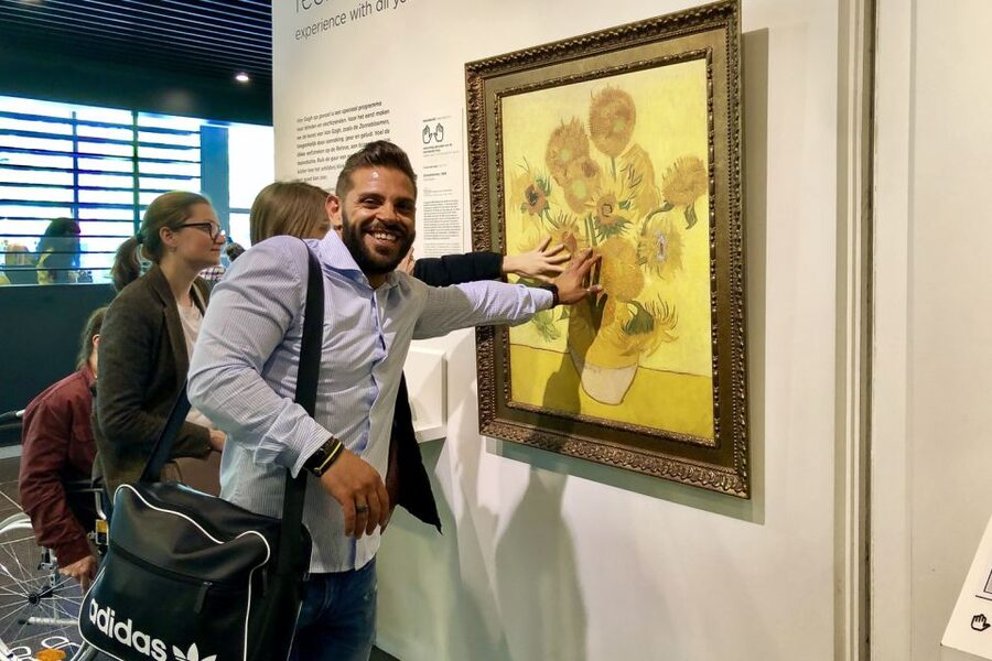Amsterdam: Van Gogh Museum Masterpieces Tour up to 8 guests - Pace, walking, and what to wear (and what not to carry)