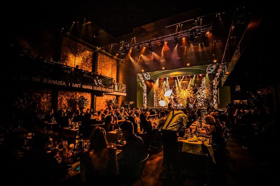 Amsterdam: VEGAS Dinner Show with 3-Course Sharing Menu - Who should book VEGAS at Harbour Club Theater?