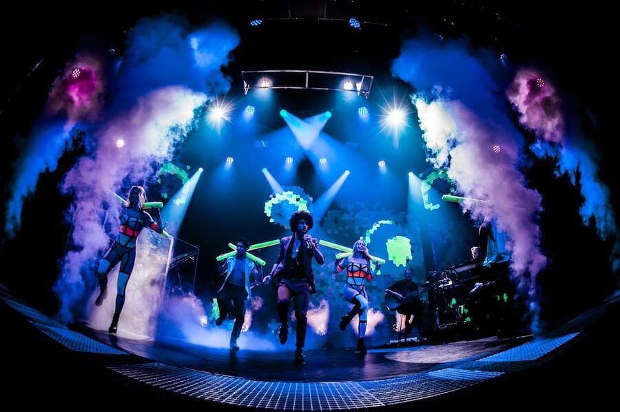 Amsterdam: VEGAS Dinner Show with 3-Course Sharing Menu - Price and value: is $169 fair for a dinner show?