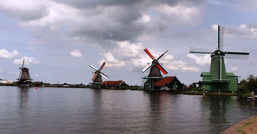 Amsterdam: Volendam, Windmill, and Cheese Farm Private Tour - Zaanse Schans windmills: more than postcard photos