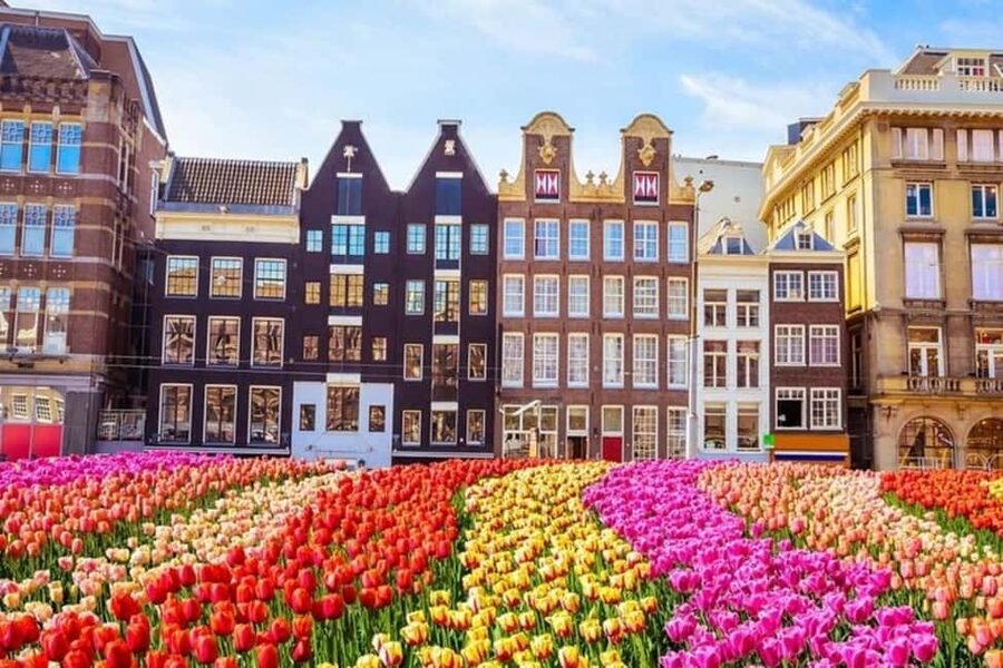 Amsterdam: Walking Tour of Historic Center - Meeting at Nieuwebrugsteeg 13: start simple, get walking fast