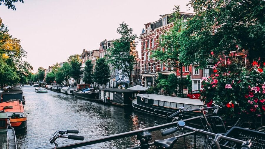 Amsterdam Walking Tour with a Local - What This Private Walk Feels Like in Amsterdam