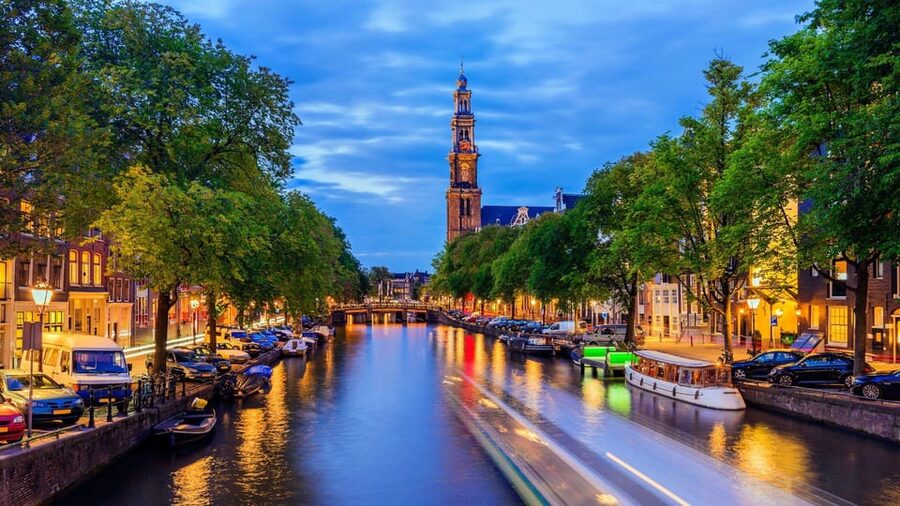 Amsterdam Walking Tour with a Local - Languages and Tone: Finding the Right Comfort Level
