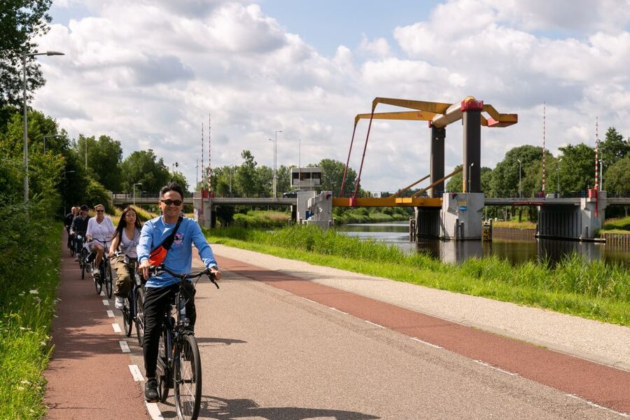 Amsterdam: Windmill, Cheese, and Countryside E-Bike Tour - Guided vs Self-Guided: David, Christian, and the App Route