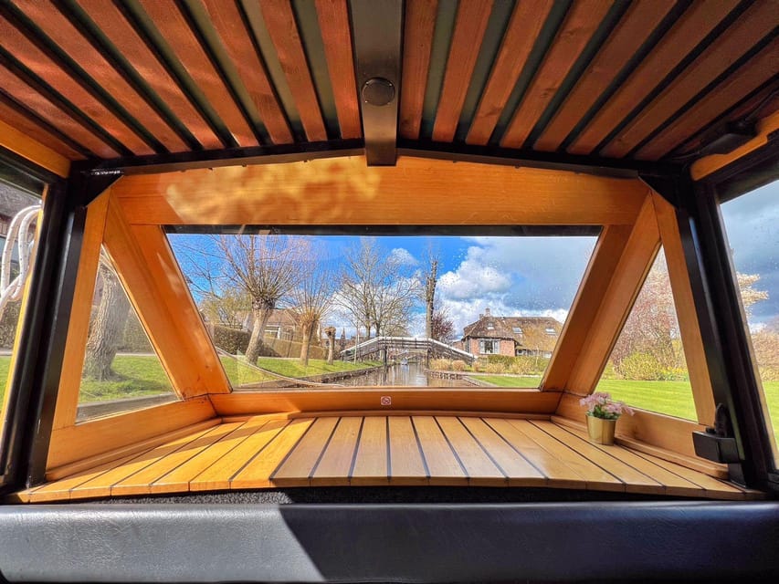 Amsterdam: Zaanse Schans and Giethoorn Day Trip with Cruise - Mercedes Van Pickup: How Logistics Affect Your Day
