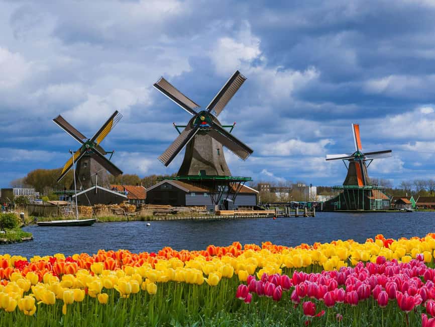 Amsterdam: Zaanse Schans, Cheese Tasting & Volendam Tour - Inside the cheese farm: live demonstration and a tasting that’s actually the point
