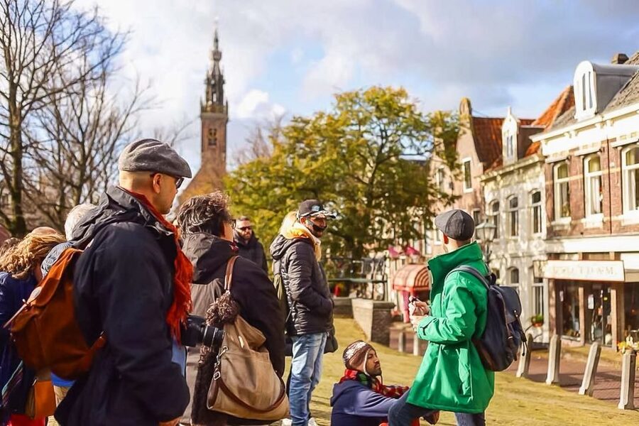 Amsterdam: Zaanse Schans, Edam, Volendam & Marken Bus Tour - The Guide Makes the Difference: What I’d Look For in Your Group