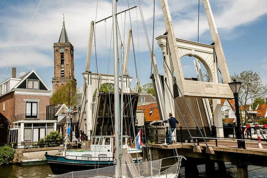 Amsterdam: Zaanse Schans, Edam, Volendam & Marken Bus Tour - From De Ruijterkade to the Countryside: How the Day Runs