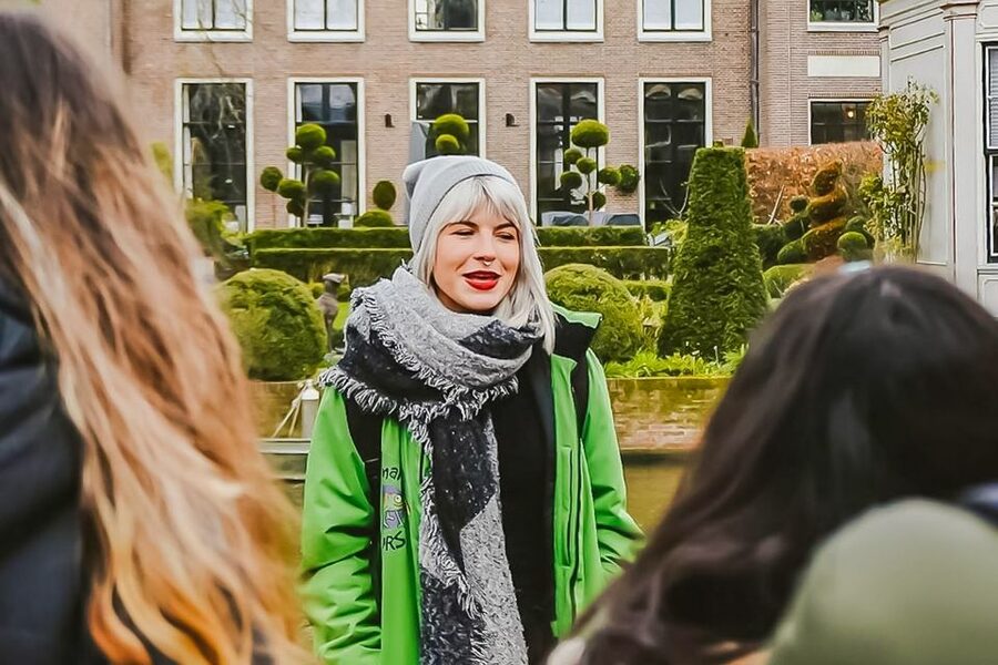 Amsterdam: Zaanse Schans, Edam, Volendam & Marken Bus Tour - Edam and Cheese Tasting: What You Learn Besides How Cheese Tastes