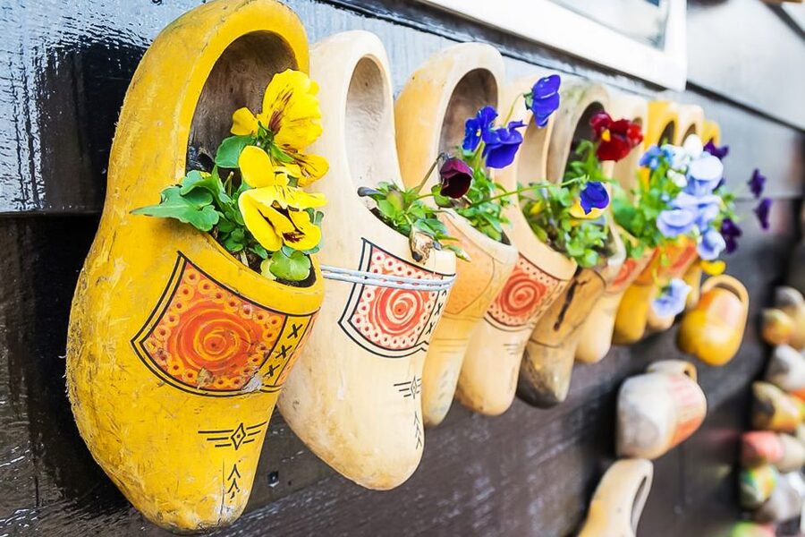 Amsterdam: Zaanse Schans, Edam, Volendam & Marken Bus Tour - Free Time in Volendam and Marken: Shop Smart, Time Your Return