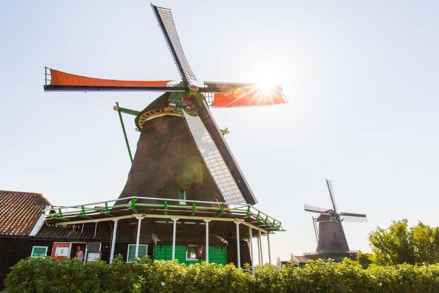 Amsterdam: Zaanse Schans, Marken, Volendam, & Edam Day Tour - From Amsterdam to North Holland: why this route works