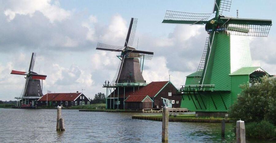 Amsterdam: Zaanse Schans Windmills Bike Tour with Guide - Key highlights worth planning for