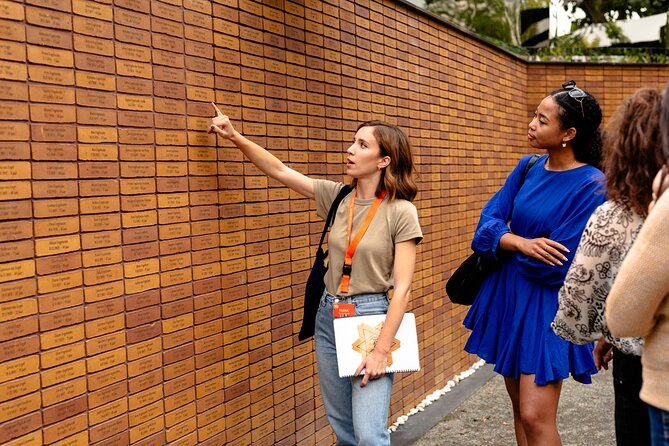 Anne Frank's Story - Guided Walking Tour through Amsterdam - The final stretch outside the Anne Frank House (and how to avoid disappointment)