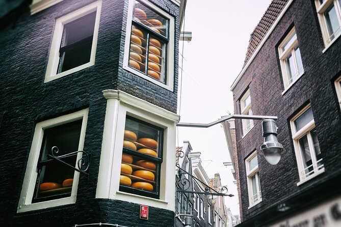 Authentic tour of Amsterdam: Jordaan, Ana Frank and Vondelpark - Leidseplein and Vondelpark: Night Hub to Big Green Reset