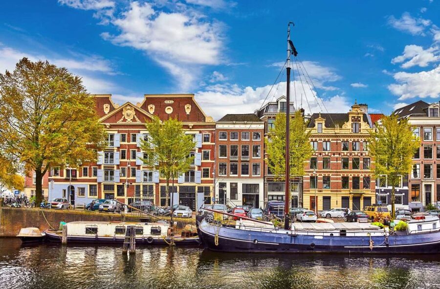 Bike Tour of Amsterdam Old Town, Top Attractions and Nature - Key highlights to look for