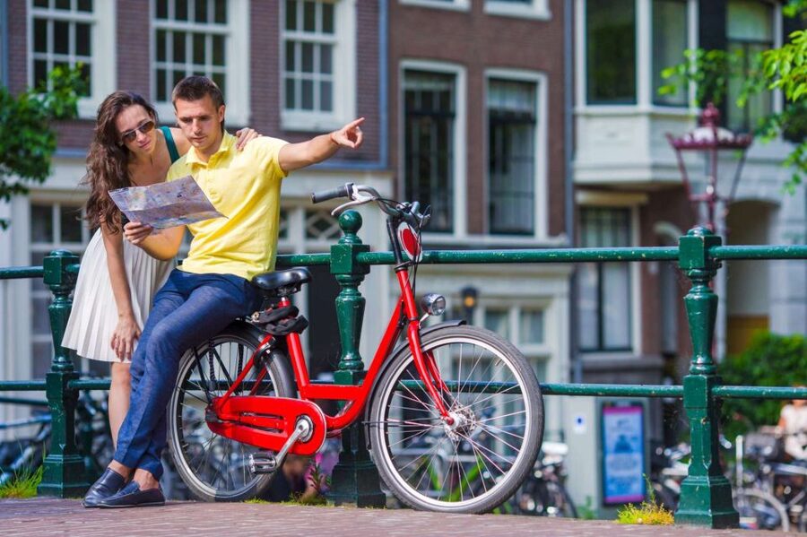 Bike Tour of Amsterdam Old Town, Top Attractions and Nature - The 2-hour Old Town run: 9 Streets, Jordaan, Dam Square, and Begijnhof