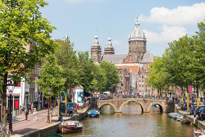 Body Worlds Amsterdam & 1-Hour Canal Cruise - Who should book this tour, and who might think twice