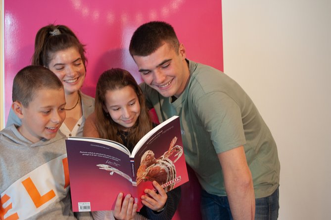 Body Worlds Amsterdam Admission Ticket - Pacing your visit: 1.5-2 hours, crowding, and reading time