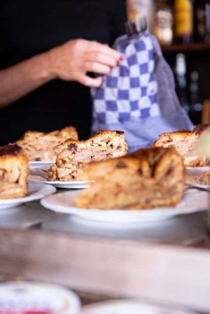 Boutique Dutch Food & History Tour with up to 8 guests only - Boutique Dutch food and history in the Jordaan: why small-group matters