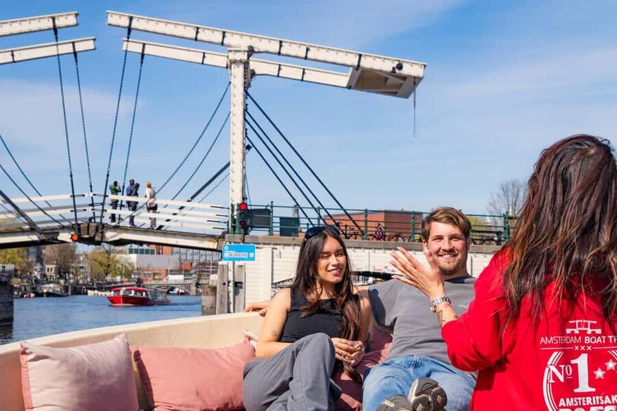 Cheese & Drinks Guided Amsterdam Boat Tour, All Inclusive - The Narrow-Canal Route: From Oude Kerk to the Skinny Bridge