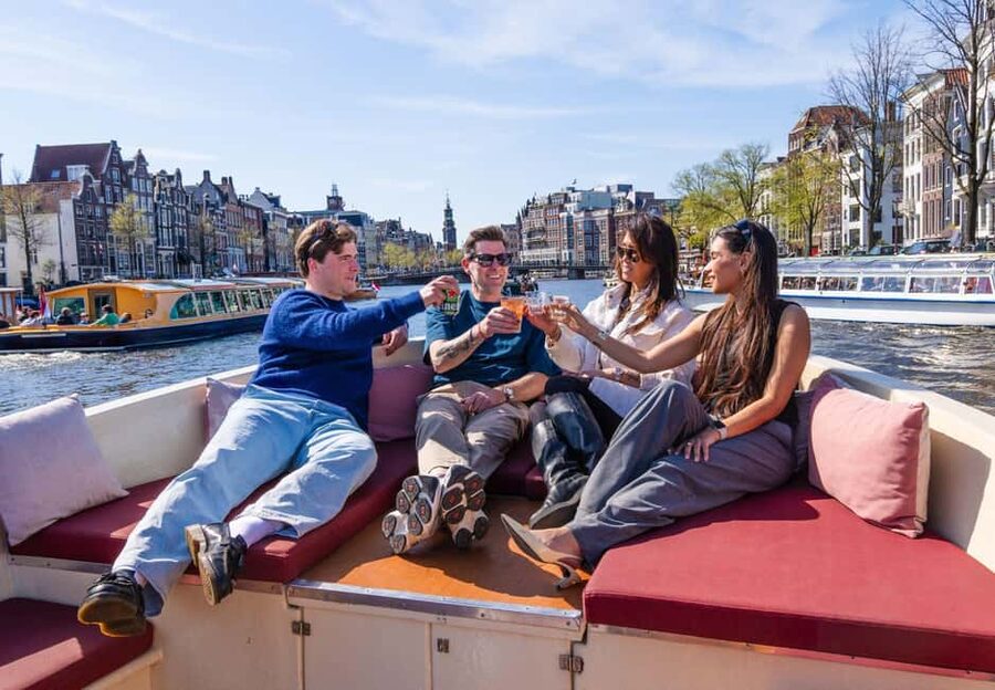 Cheese & Drinks Guided Amsterdam Boat Tour, All Inclusive - How the 1-Hour Schedule Feels (and Why It Works)