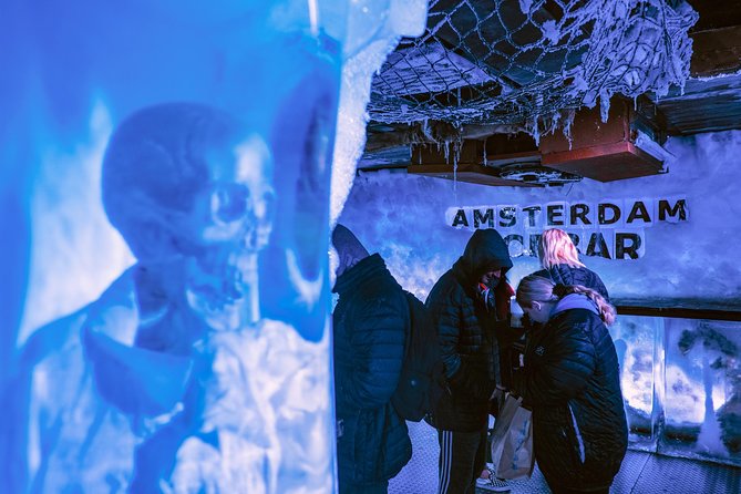 Combo Ticket: Xtracold Icebar Amsterdam and 1-Hour Canal Cruise - Icebar Xtracold photography: easy wins and time pressure