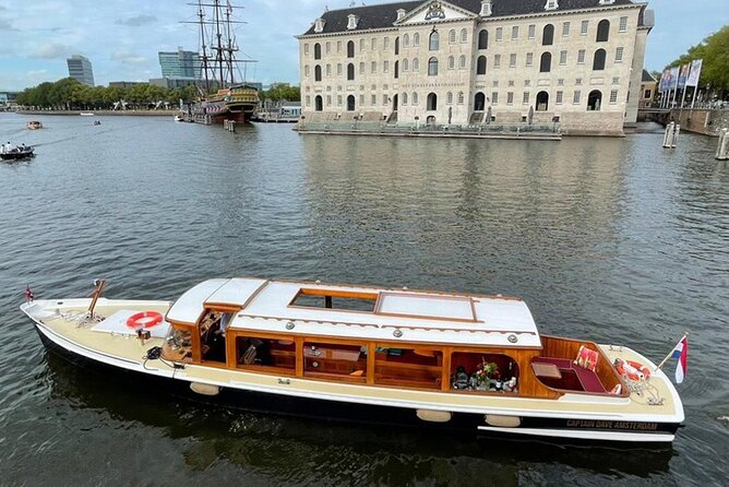 Cruise Amsterdam like a Local — Small Group 12 pax - Choosing your start time: warm boat plus smart timing