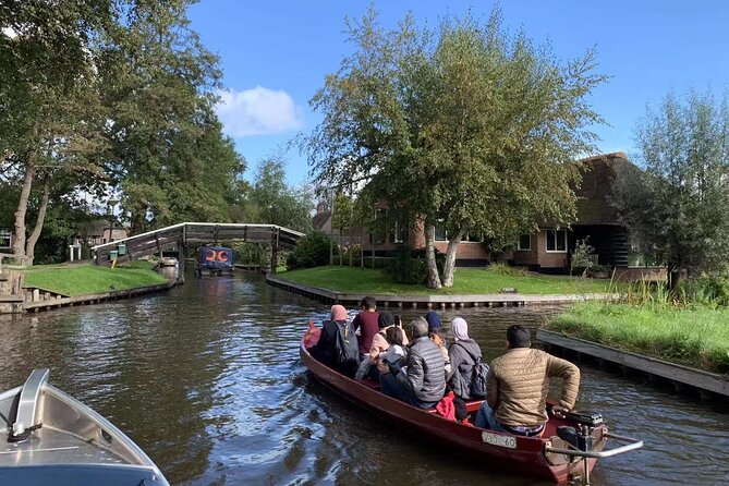 Day Tour Giethoorn, Afsluitdijk and Zaanse Schans with Boat Cruise - Getting to the countryside: Amsterdam pickup without the headache