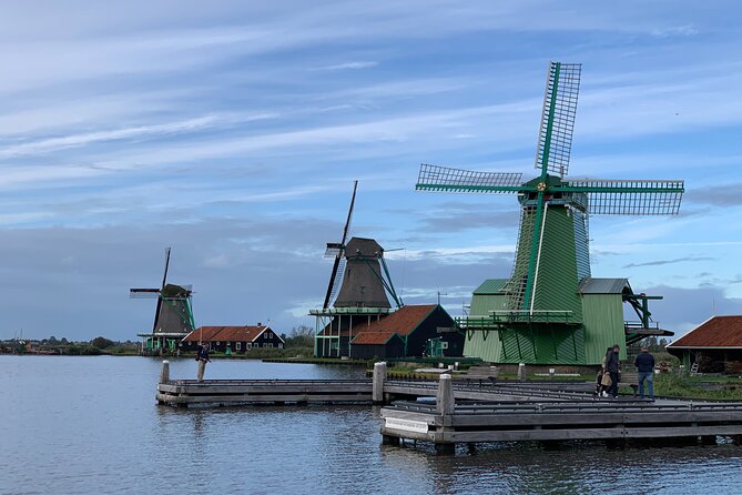 Day Tour Giethoorn, Afsluitdijk and Zaanse Schans with Boat Cruise - Rain, crowds, and tight timing: how this tour feels in real life