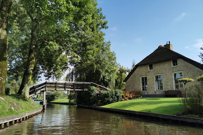 Day Tour Giethoorn, Afsluitdijk and Zaanse Schans with Boat Cruise - Lunch and pacing: how to protect your energy